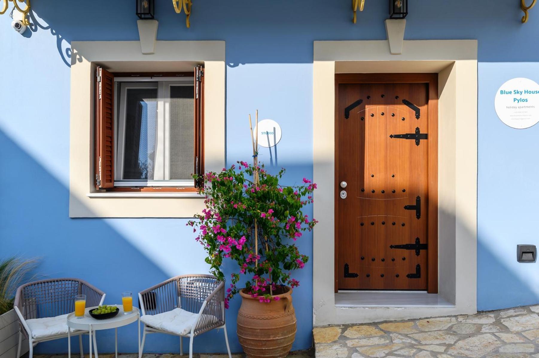 Blue Sky House Aparthotel Pylos Exteriör bild
